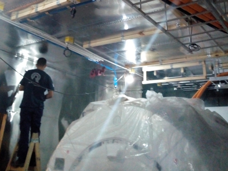 Suministro de gases medicinales y vacío en la sala del Nuevo Resonador.